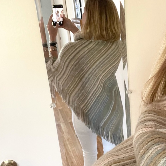 LIB New York Striped Cowl Neck Poncho - Picture 6 of 12